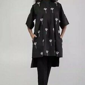 Tunic black w/ white and scarlet embroidery